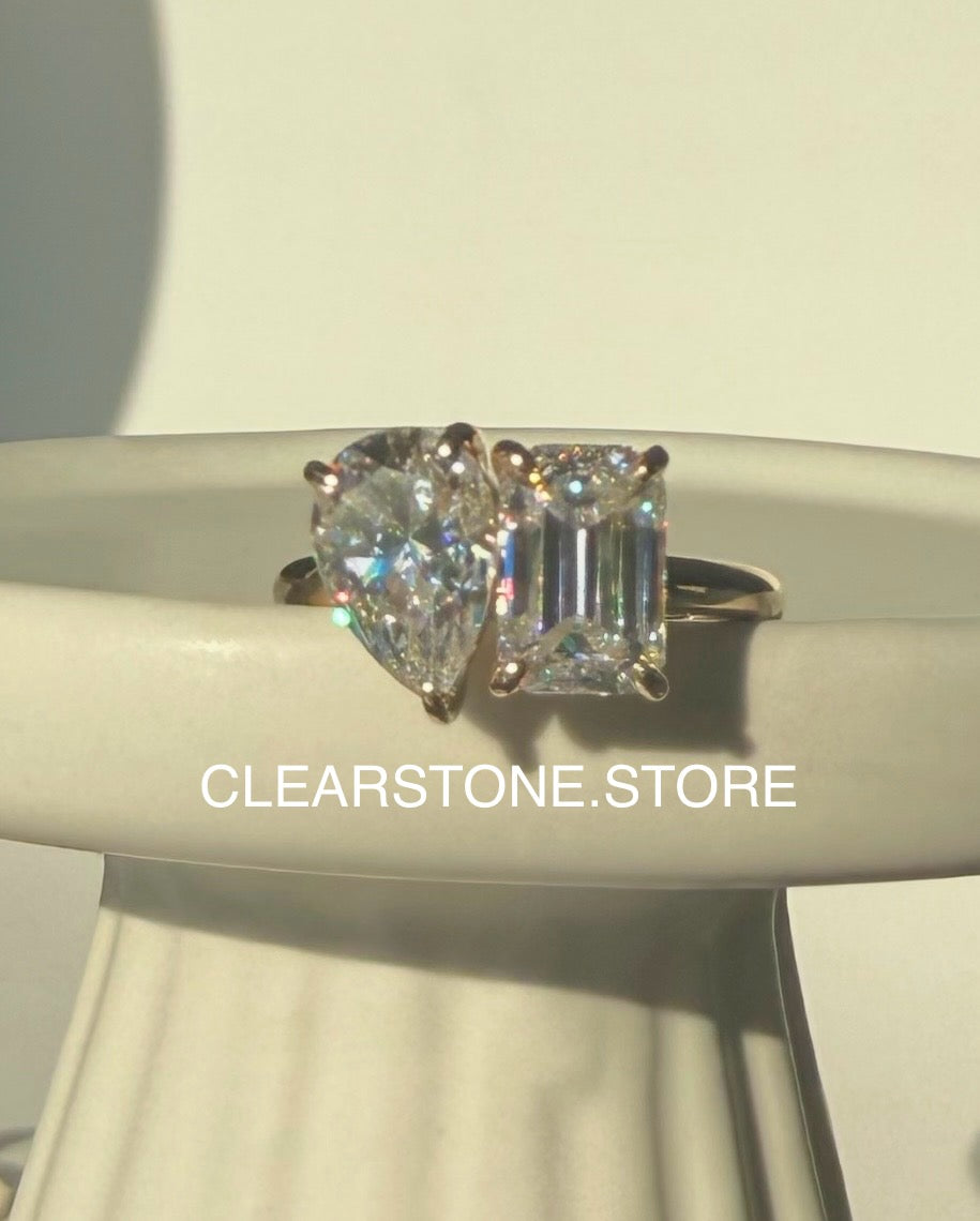 THE XIOMARA (EMERALD & PEAR, 4.25 Carat)