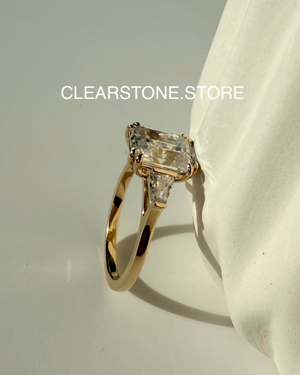 THE SARAI (EMERALD, 3 Carat) LAB DIAMOND